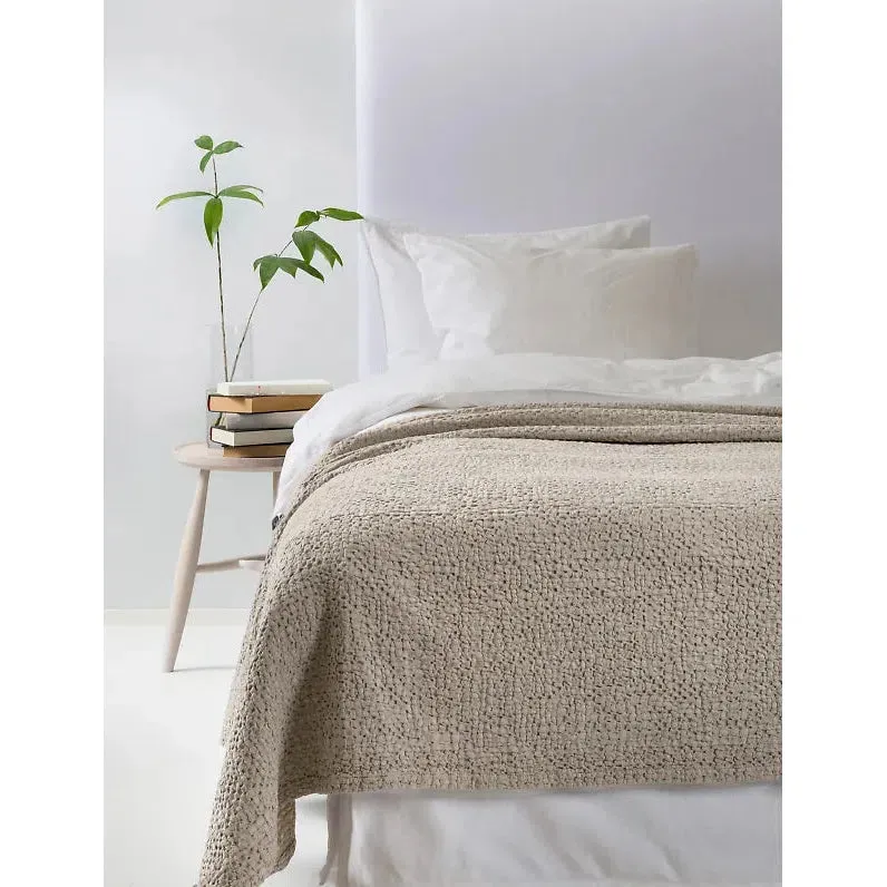 Dani Bedspread, Toast