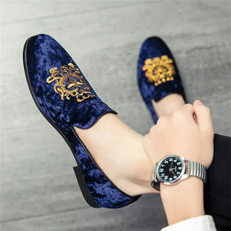 Men's Vintage Luxury Hand Embroidery Soft Sole Dress Shoes