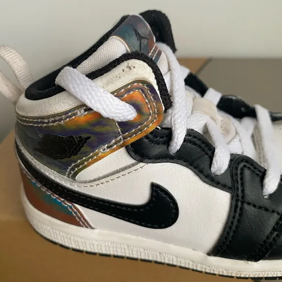 Nike Jordan 1 Mid SE ‘Heat Reactive’ Toddler Sneakers - SZ 8 C