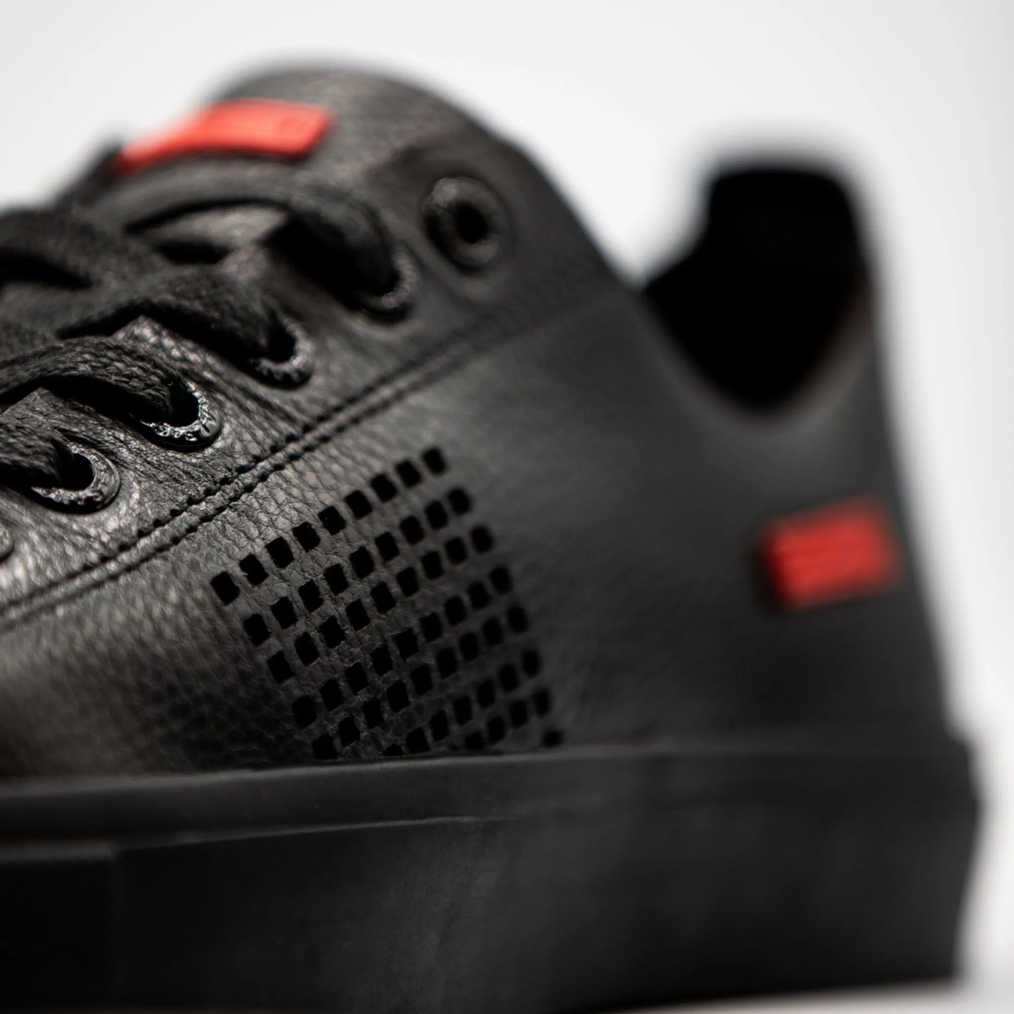 Seika Black / Black Full-Grain Leather