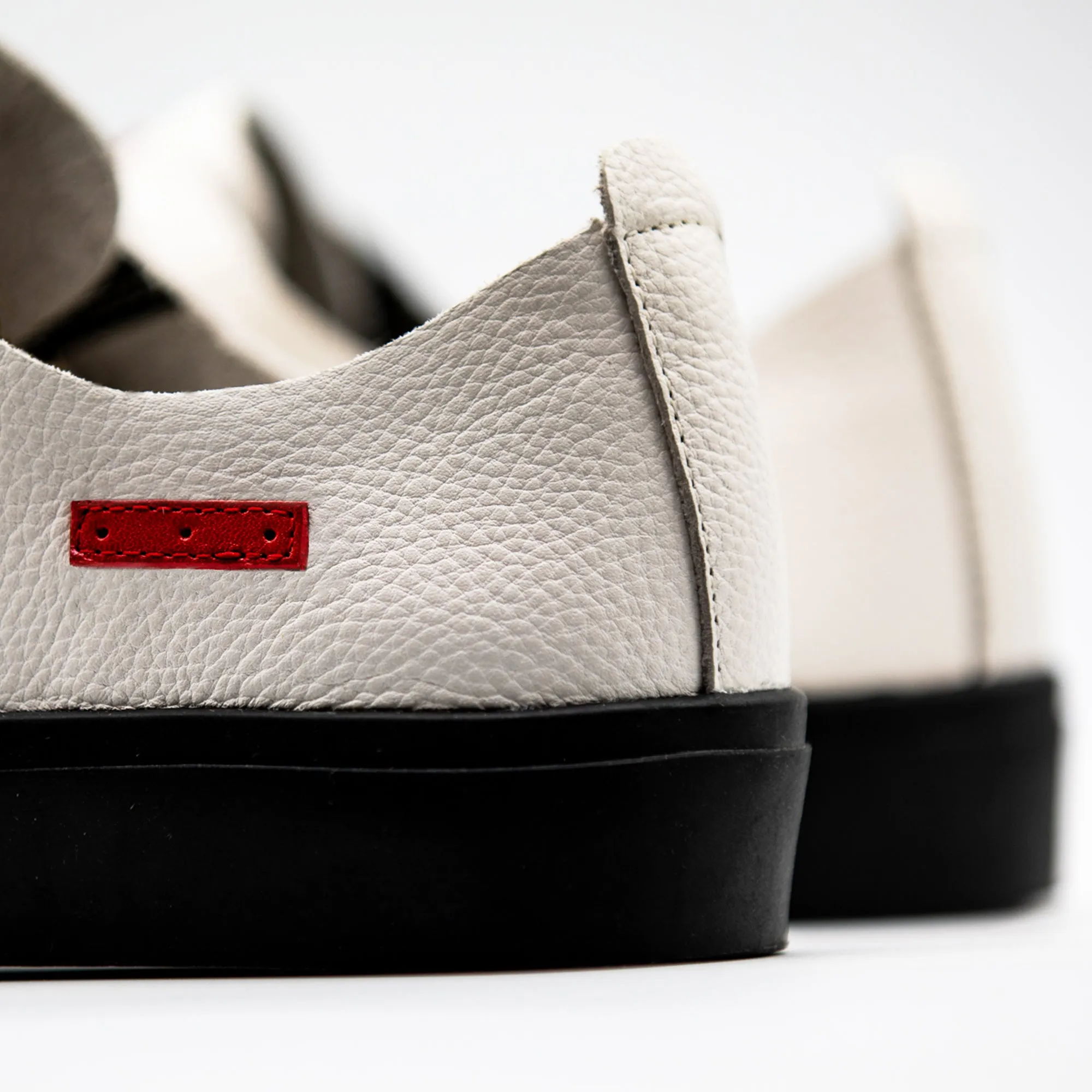 Seika Bone / Black