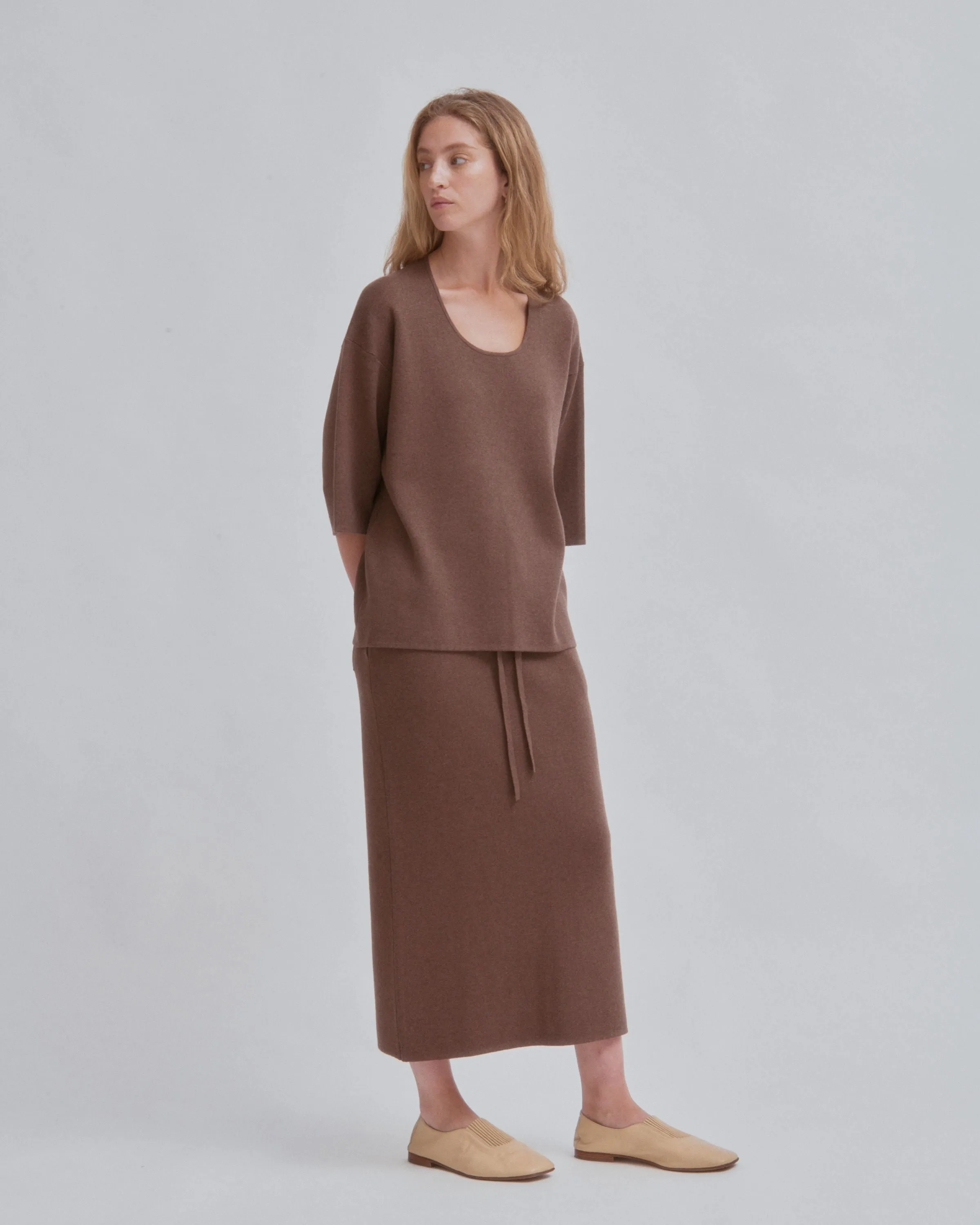 U-Neck Knit Tee in Wood