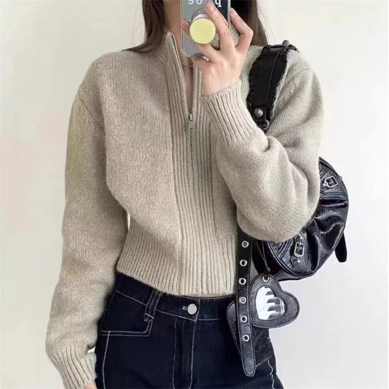 XIEYINSHE Autumn and winter new knitted jacket Korean lazy style simple solid color short slim zipper versatile sweater cardigan women